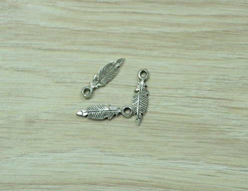 Colgante pluma labrada 24 x...