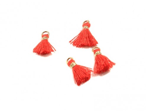 Borla con anilla dorada...