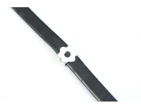 Entrepieza flor blanca...