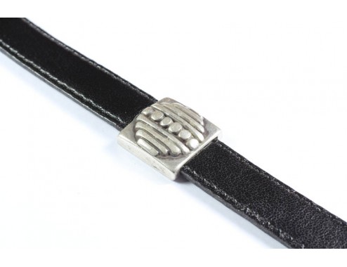 Entrepieza etnica puntos...