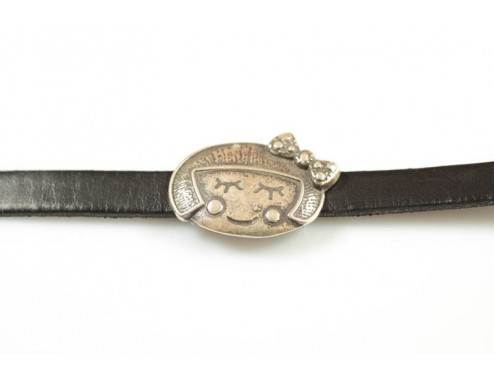 Entrepieza muñeca con moño...